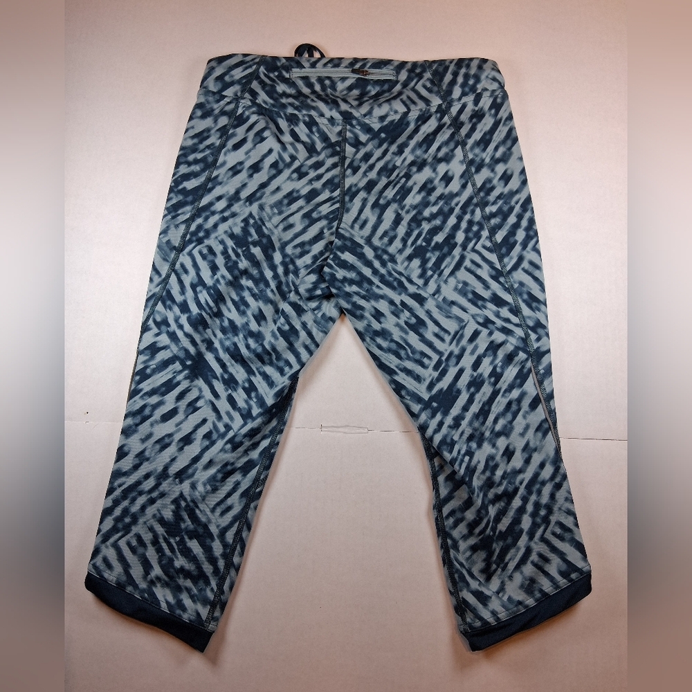 The North Face Crop Leggings Size Medium - Picture 2 of 9